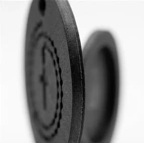 Detalle del canto de un Tokillion negro