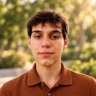 Retrato de la persona que está construyendo Tokillions
